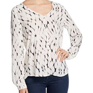 Side Stitch Double V-Neck